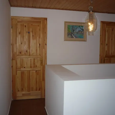 Levendula Vendeghaz Guest house Tarjan